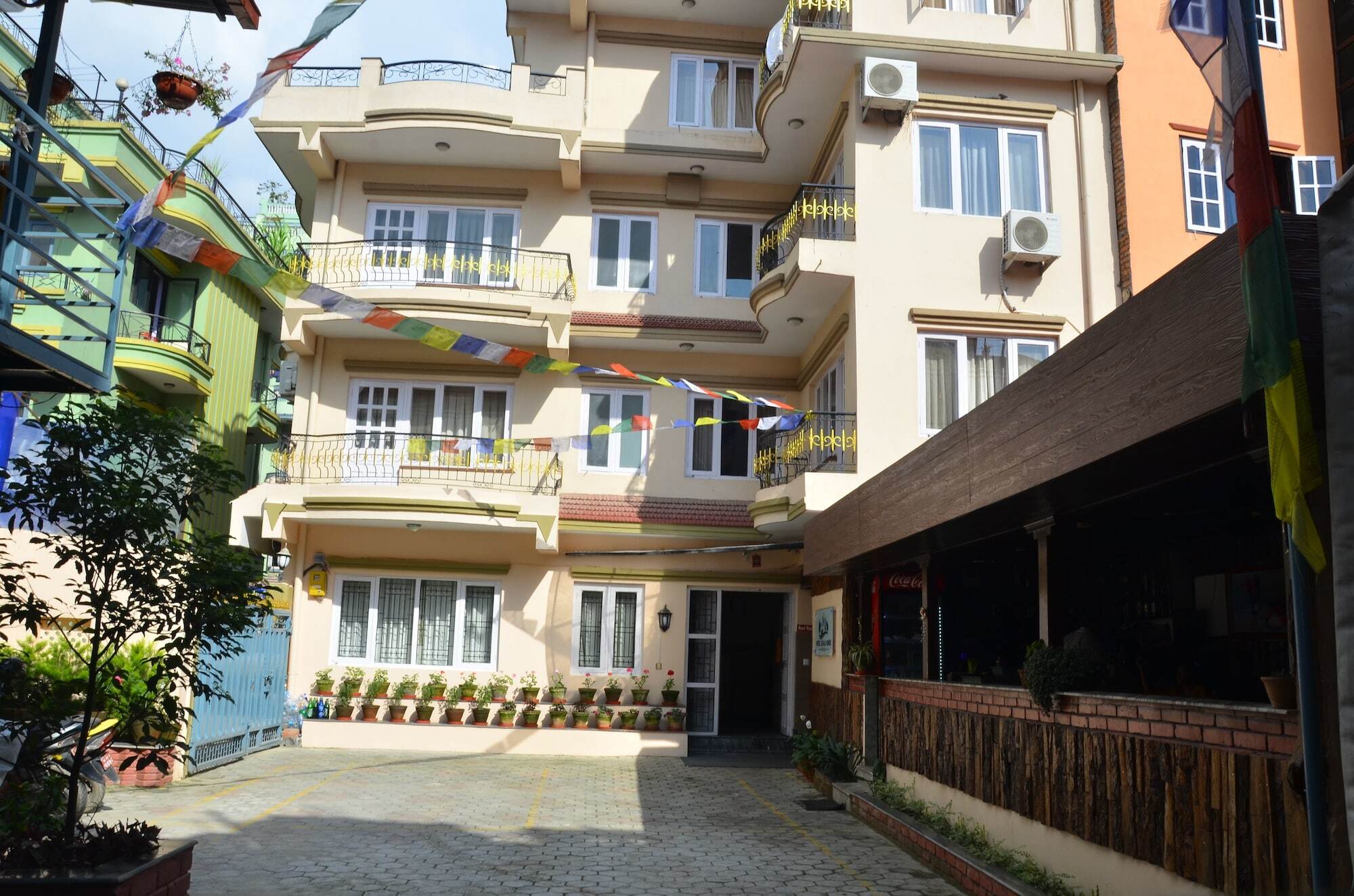 Oyo 720 Lekali Homes And Restaurant Kathmandu Esterno foto