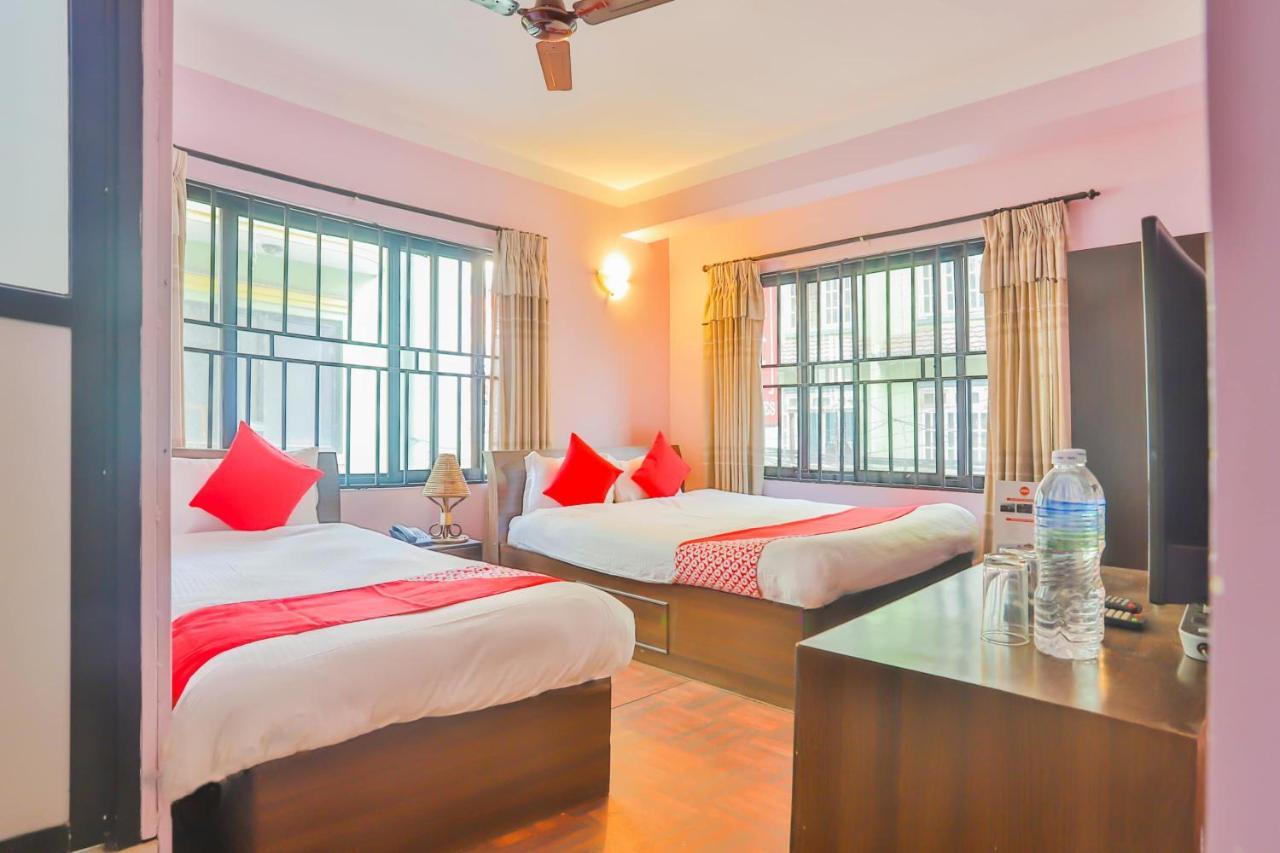 Oyo 720 Lekali Homes And Restaurant Kathmandu Esterno foto